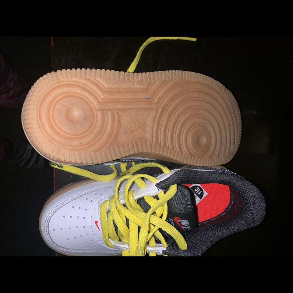 Nike Air Force 1  11C - Picture 3 of 4